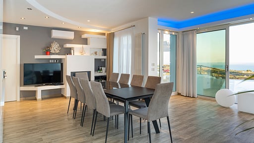 Villa Domizia Dining area