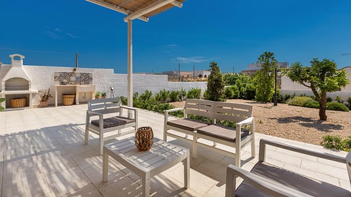 Villa Dora Terrace/Veranda