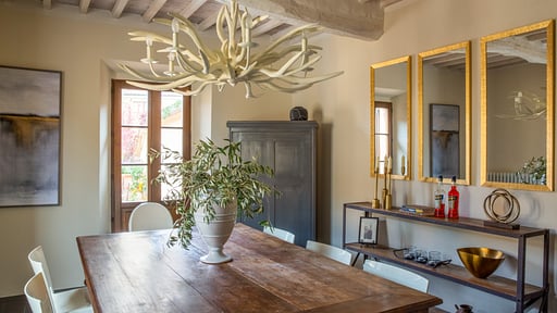 Villa Dorcia Dining area