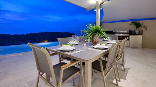 Villa Double Bay Dining area