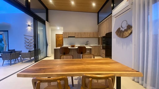 Villa Dream Life Dining area