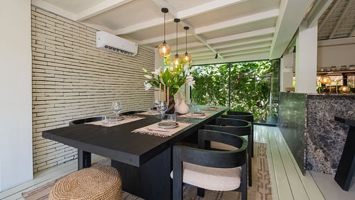 Villa Dreamora Dining area