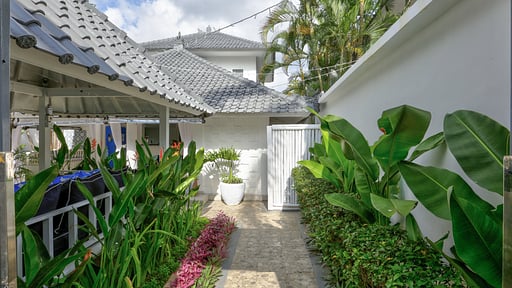 Villa Drupadi 16A Garten