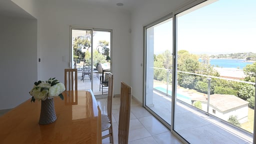 Villa Du Cap Dining area