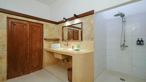 Dyana 5 Bedroom Pool Villa Bedroom 2