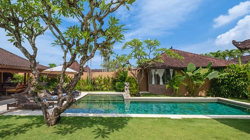 Dyana 5 Bedroom Pool Villa Swimming pool 1