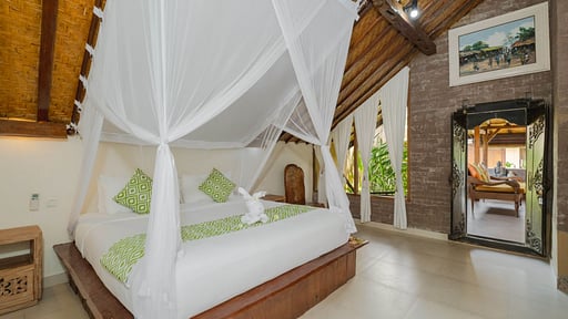 Dyana 5 Bedroom Pool Villa Bedroom 1