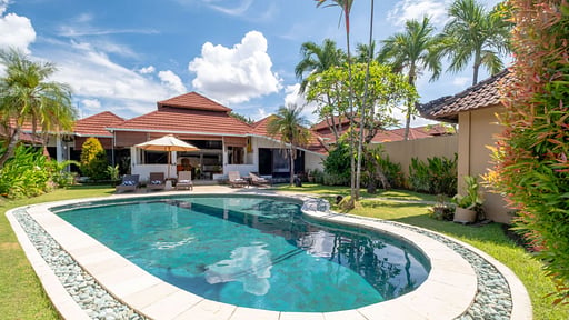 Dyana 4 Bedroom Pool Villa Swimming pool