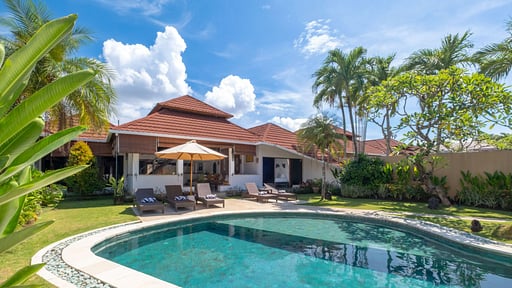 Dyana 4 Bedroom Pool Villa Swimming pool