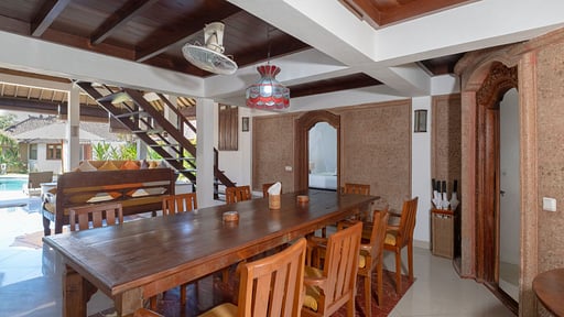 Dyana 4 Bedroom Pool Villa Dining area