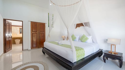 Dyana 4 Bedroom Pool Villa Bedroom 1