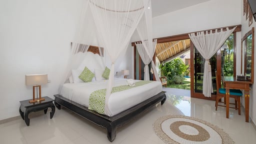 Dyana 4 Bedroom Pool Villa Bedroom 1