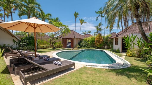Dyana 4 Bedroom Pool Villa Swimming pool