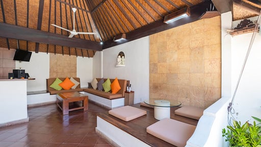 Dyana 1 Bedroom Pool Villa Living room