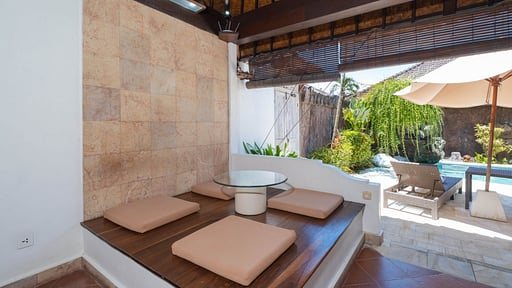 Dyana 1 Bedroom Pool Villa Living room