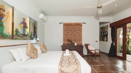 Dyana 3 Bedroom Deluxe Villa Bedroom 1