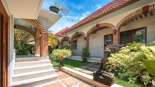 Dyana 3 Bedroom Deluxe Villa Garden