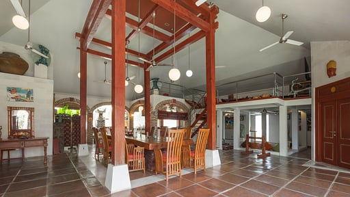 Dyana 3 Bedroom Deluxe Villa Dining area