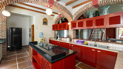 Dyana 3 Bedroom Deluxe Villa Kitchen