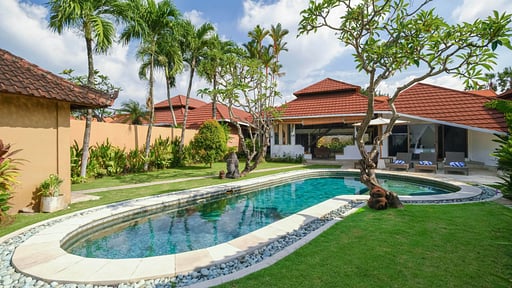 Dyana 2 Bedroom Pool Villa Swimming pool