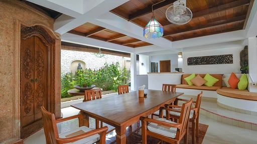 Dyana 2 Bedroom Pool Villa Dining area