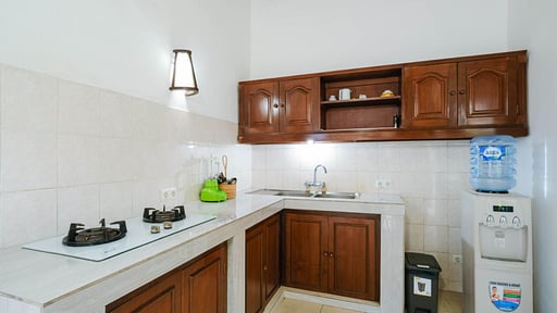 Dyana 2 Bedroom Pool Villa Kitchen
