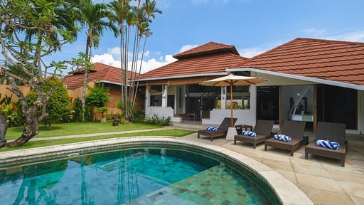 Dyana 2 Bedroom Pool Villa Swimming pool