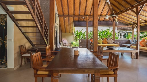 Dyana 2 Bedroom Pool Villa Dining area