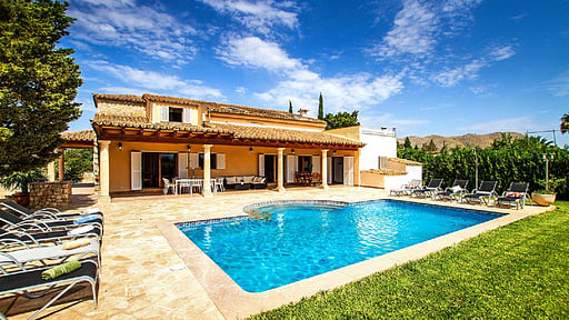 Villa Ecru Swimming pool