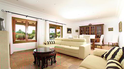 Villa Ecru Living room