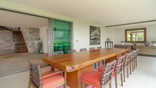 Villa 8 Jantra Обеденная зона