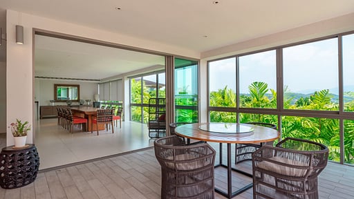 Villa 8 Jantra Обеденная зона