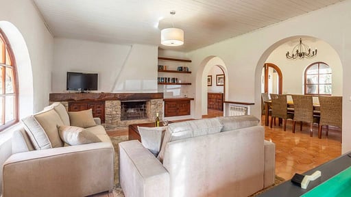 Villa El Gallo Salon