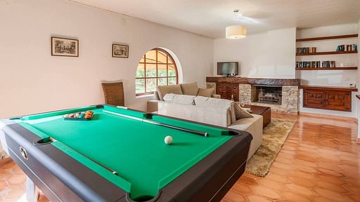 Villa El Gallo Billiard
