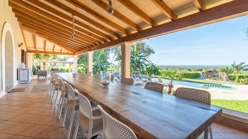 Villa El Higuerin Обеденная зона