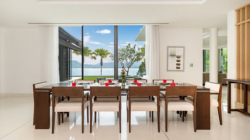 Villa Elegance Dining area