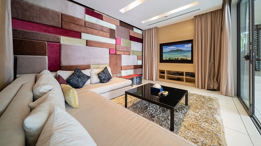 Villa Elegance Media room 2