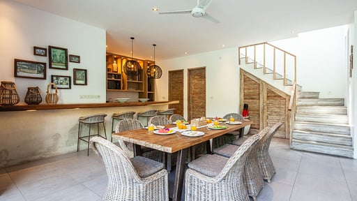 Villa Elinata Dining area