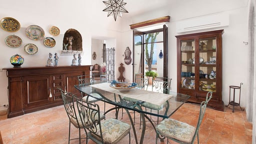 Villa Elisa Dining area