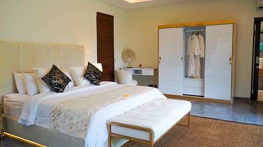 Villa Elite Cassia Bedroom 1