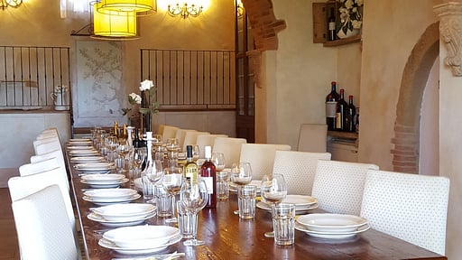 Villa Ellerone Dining area 