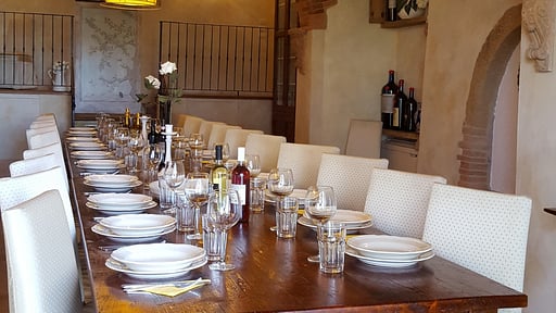 Villa Ellerone Dining area 