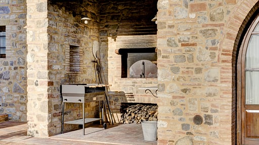 Villa Ellerone BBQ equipment