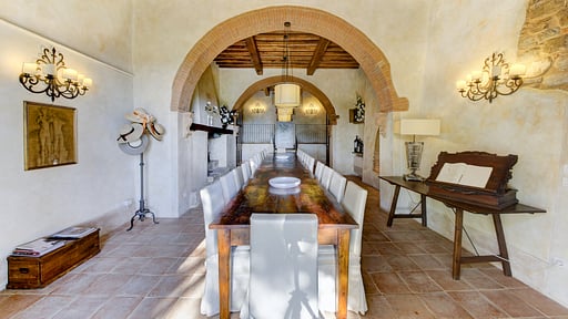 Villa Ellerone Dining area 