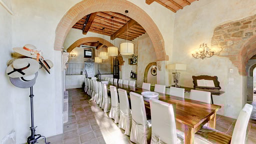 Villa Ellerone Dining area 