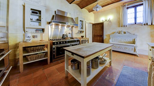 Villa Ellerone Kitchen