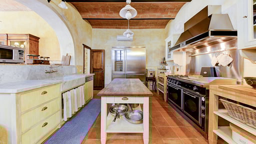 Villa Ellerone Kitchen