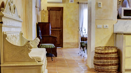 Villa Ellerone Kitchen