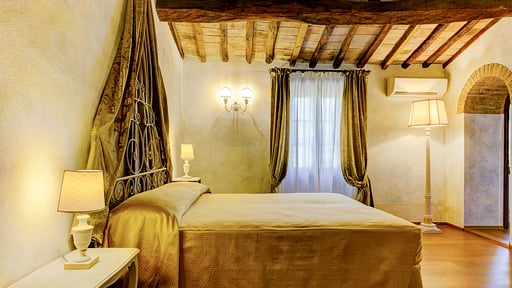 Villa Ellerone Bedroom 12