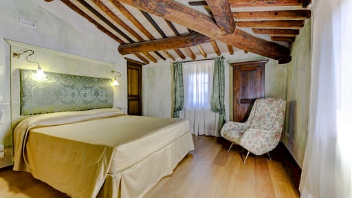 Villa Ellerone Bedroom 8